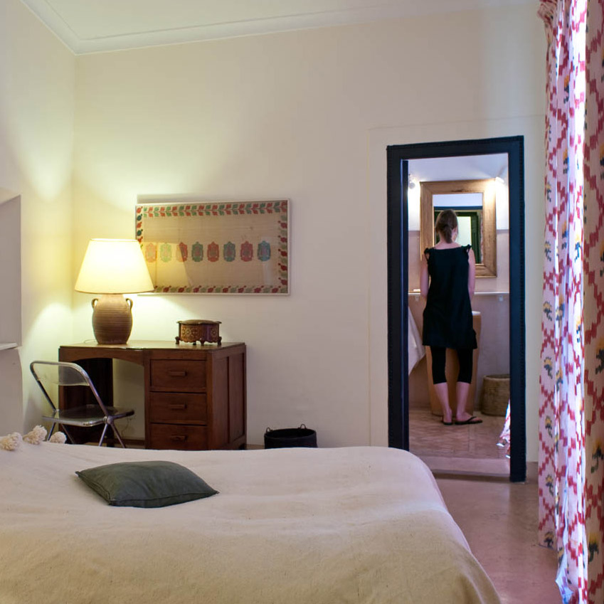 Chambre single et salle de bains