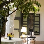 Main Courtyard - Corner with table